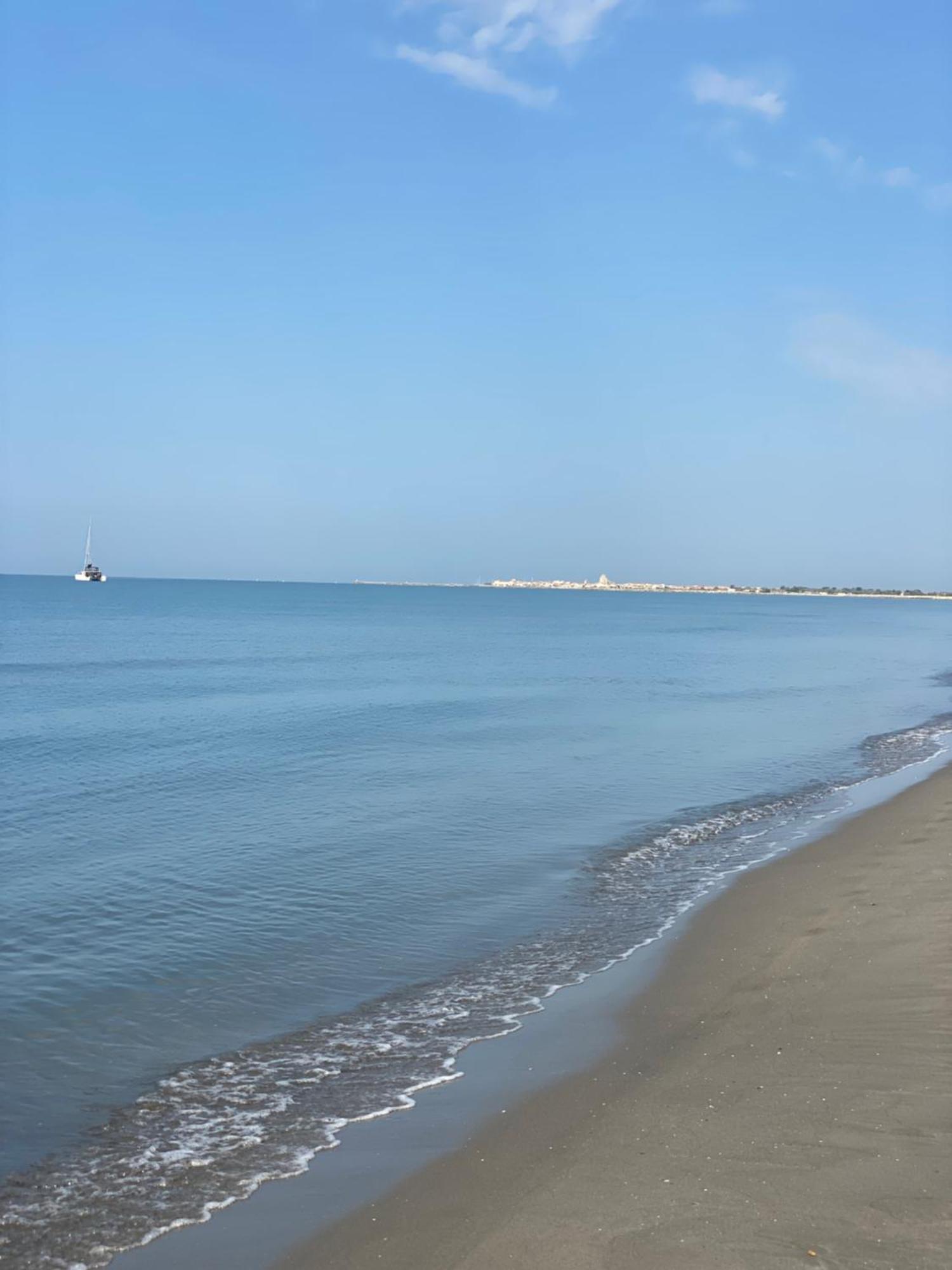 Appartement Duplex Climatise Le Trident Saintes-Maries-de-la-Mer Luaran gambar